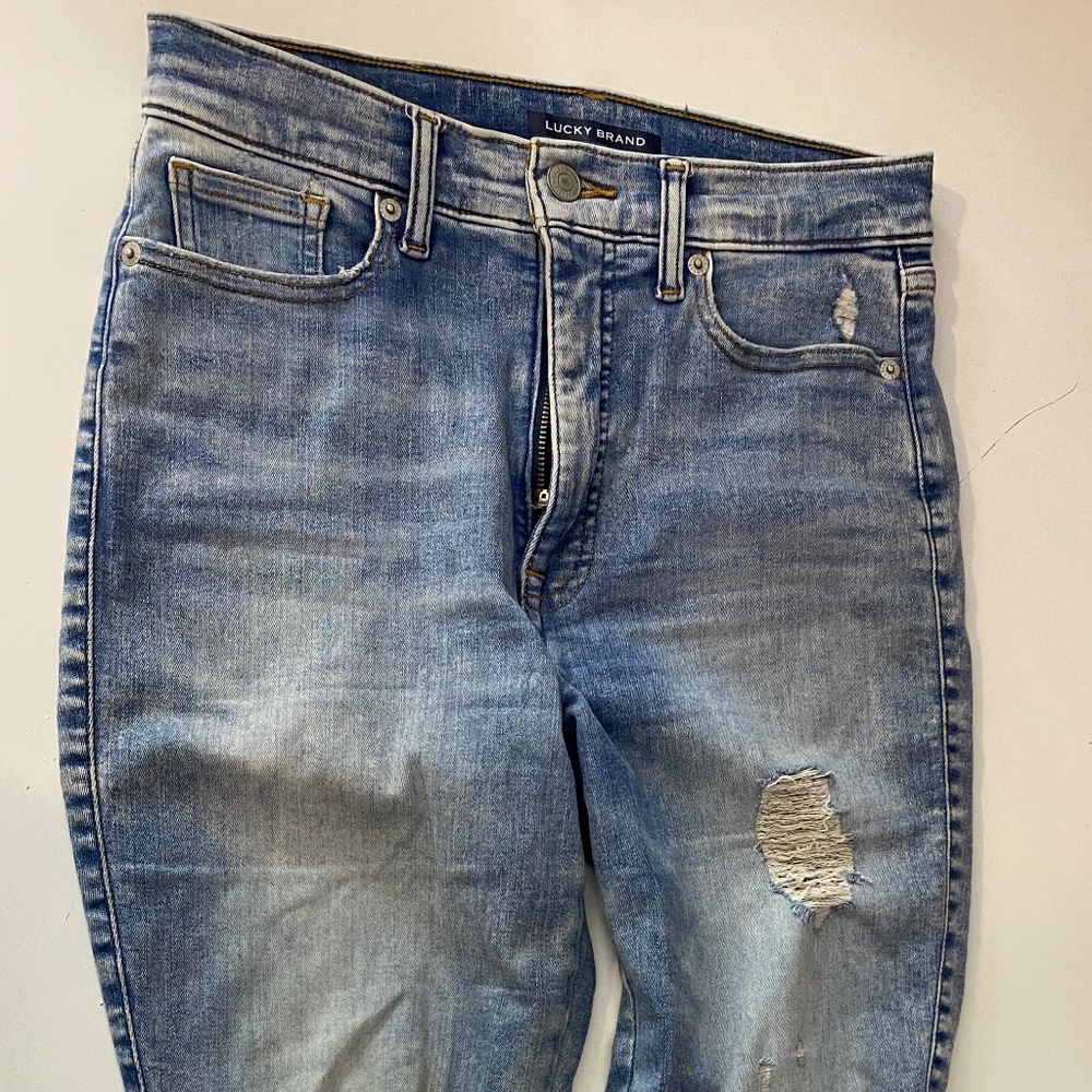Lucky Brand Light Wash Skinny Fit Jeans High Rise– Size 3 (27-29) ripped ankle